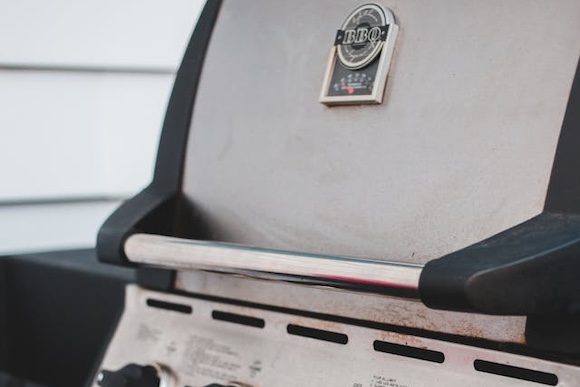 Outdoor Grill Cleaning
